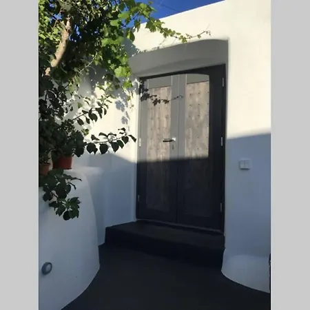 Santorini Folia Cave House With Jacuzzi Pírgosz