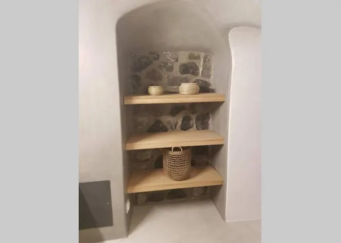 Santorini Folia Cave House With Jacuzzi Villa Pýrgos