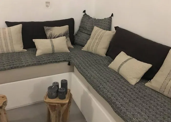 Santorini Folia Cave House With Jacuzzi Villa Pýrgos