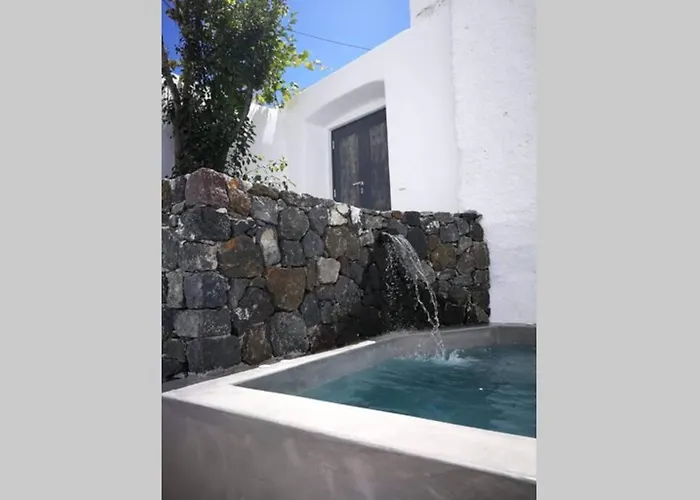 Santorini Folia Cave House With Jacuzzi Willa