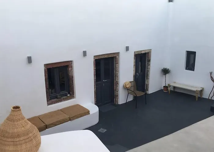 Santorini Folia Cave House With Jacuzzi * Pýrgos