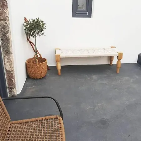 Santorini Folia Cave House With Jacuzzi Pýrgos