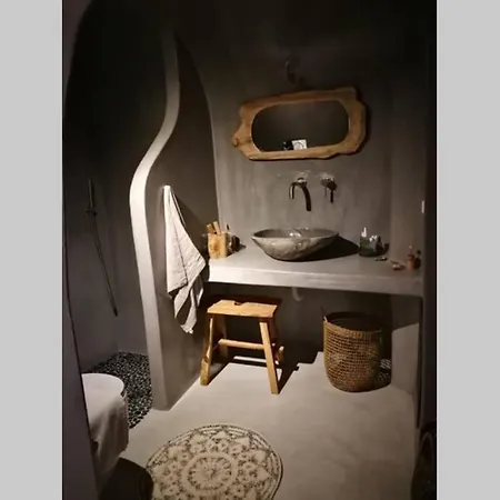 Santorini Folia Cave House With Jacuzzi Vila